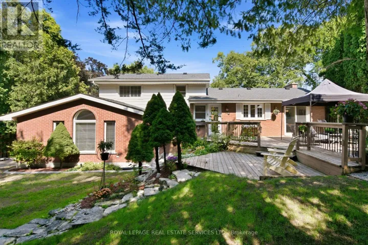 17 LYNNDALE DRIVE, Hamilton (Dundas), Ontario L9H3L4