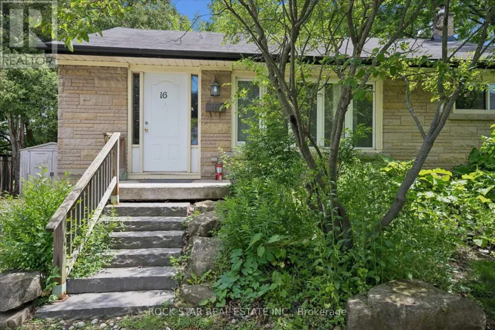 16 BEAUCOURT PLACE, Hamilton (Ainslie Wood), Ontario L8S2P7