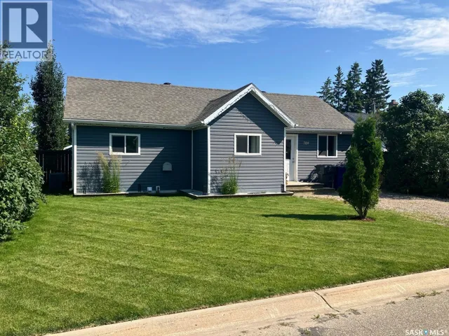 709 6th AVENUE W, Nipawin, Saskatchewan S0E1E0