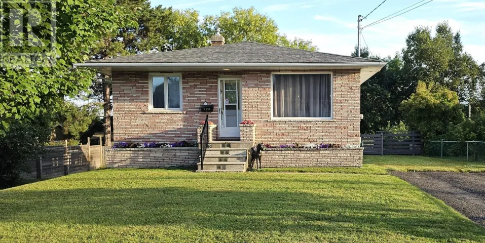 403 Arundel ST, Thunder Bay, Ontario P7A1L6