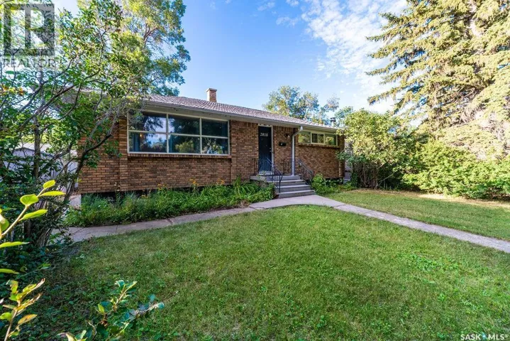2818 23rd AVENUE, Regina, Saskatchewan S4S1E6