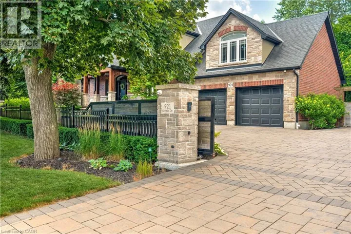 921 SCENIC Drive, Hamilton, Ontario L9C1H7