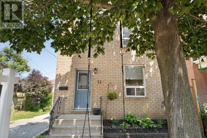 11 PRIMROSE AVENUE, Hamilton (Crown Point), Ontario L8L2K7