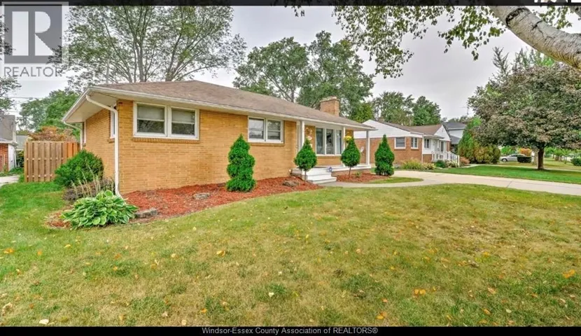 3087 AVONDALE AVENUE, Windsor, Ontario N9E1X4