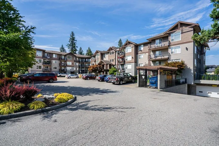 408 2581 LANGDON STREET, Abbotsford, British Columbia V2T7A3