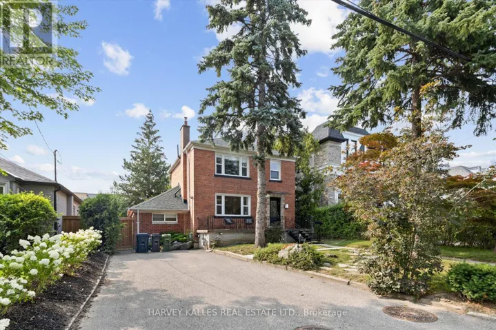 84 LYNNHAVEN ROAD, Toronto (Englemount-Lawrence), Ontario M6A2K9