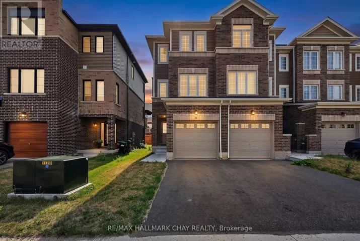 11 PUMPKIN CORNER CRESCENT, Barrie, Ontario L9J0T5
