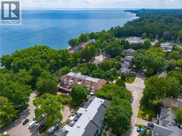 23 CHISHOLM Street, Oakville, Ontario L6K3W2