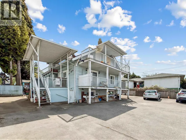 7320 IMPERIAL STREET, Burnaby, British Columbia V5E1N7