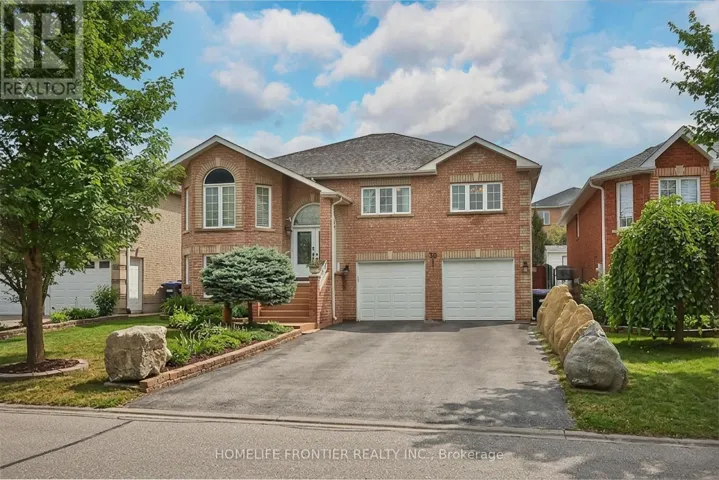 30 SAINT AVENUE, Bradford West Gwillimbury (Bradford), Ontario L3Z3E6