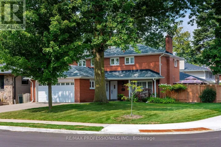 38 BOXWOOD ROAD, Toronto (Markland Wood), Ontario M9C2W5