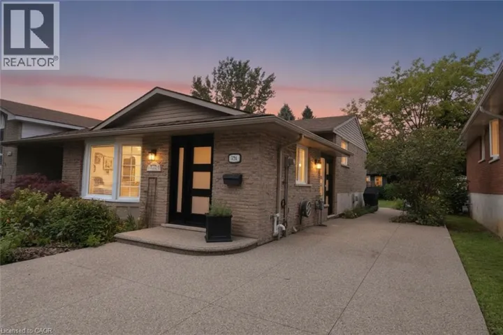 374 BRIGADOON Drive, Hamilton, Ontario L9C6X4