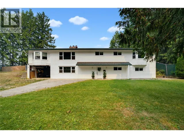 3251 5 Avenue SE, Salmon Arm, British Columbia V1E2B8