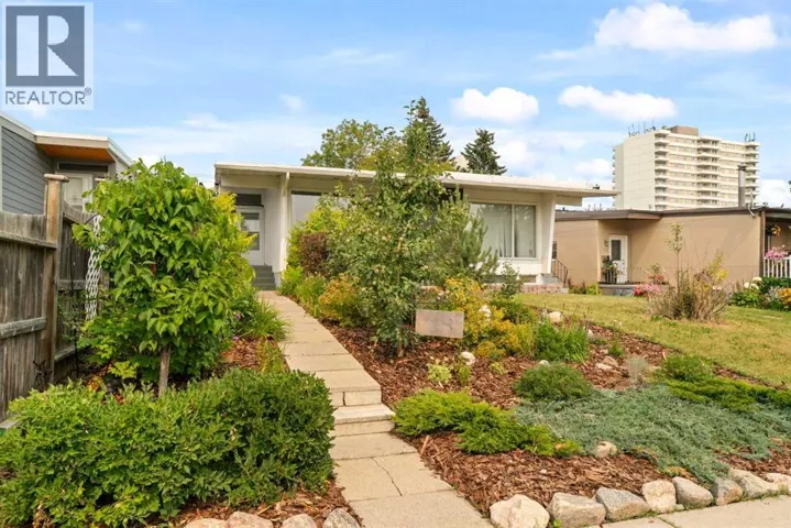 726 68 Avenue SW, Calgary, Alberta T2V0N2
