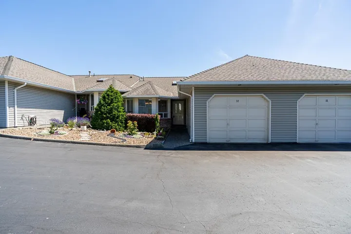12 32615 MURRAY AVENUE, Abbotsford, British Columbia V2T4T8