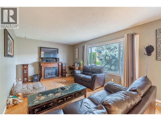 2255 FLEETWOOD Avenue, Kamloops, British Columbia V2B4S6