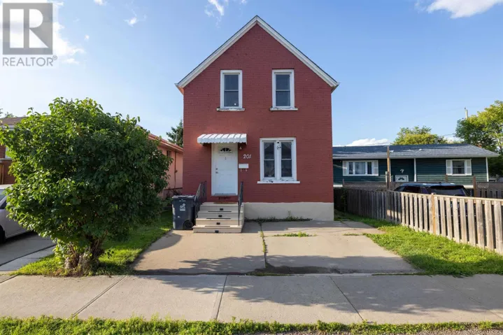 201 Cumming ST, Thunder Bay, Ontario P7C1N8