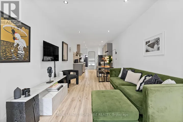28 MINTO STREET, Toronto (Greenwood-Coxwell), Ontario M4L1B6