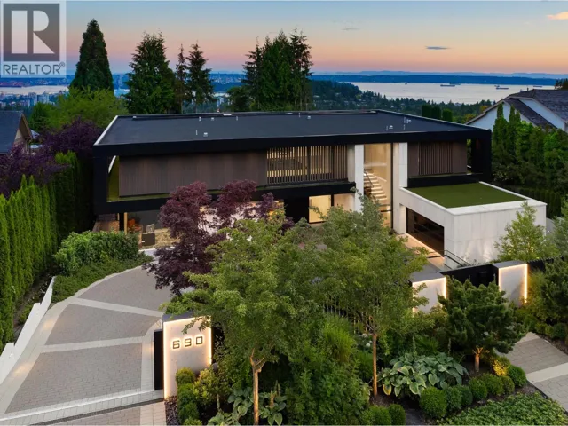 690 KNOCKMAROON ROAD, West Vancouver, British Columbia V7S1R6