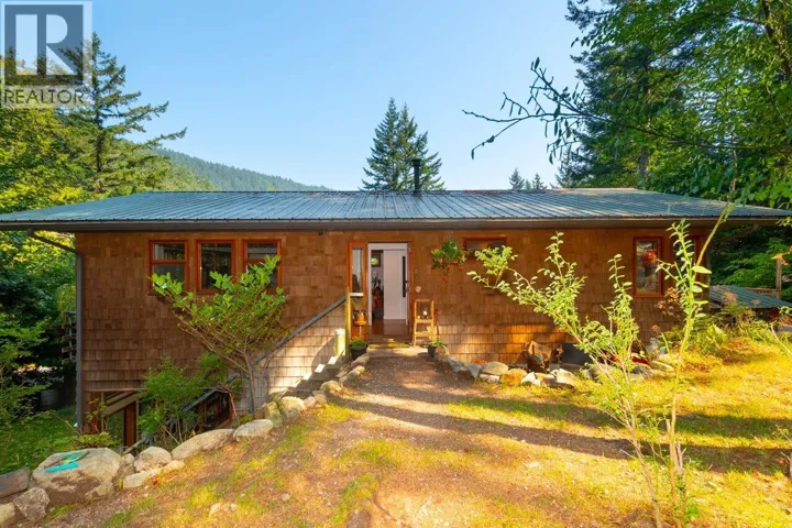 368 EAGLES NEST ROAD, Bowen Island, British Columbia V0N1G1