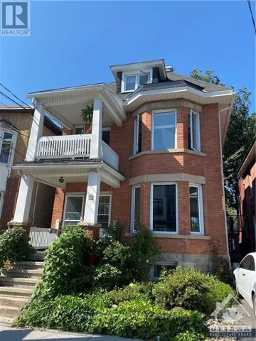 B - 427 SUNNYSIDE AVENUE, Ottawa, Ontario K1S0S6