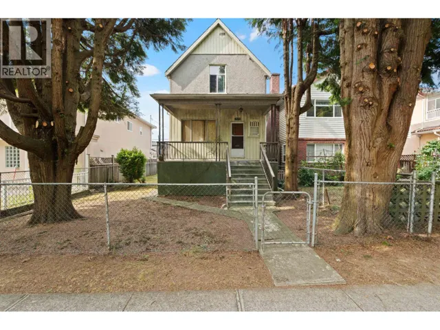 2673 PANDORA STREET, Vancouver, British Columbia V5K1V9