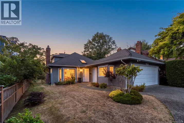 1376 Oliver St, Oak Bay, British Columbia V8S4W9