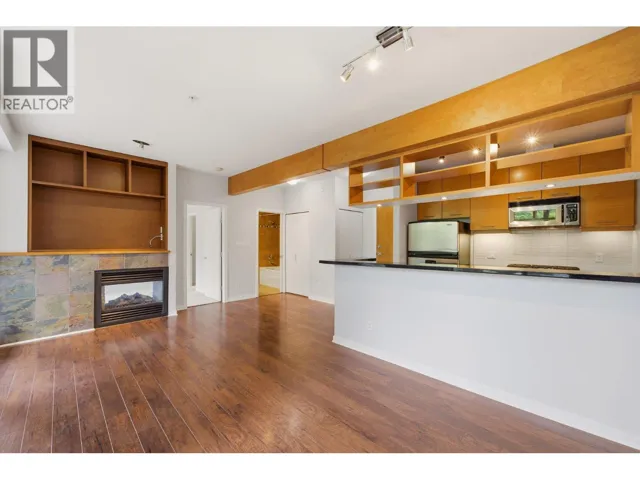 318 560 RAVEN WOODS DRIVE, North Vancouver, British Columbia V7G2T3