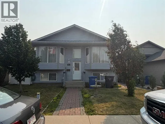 361 Somerset Row SE, Medicine Hat, Alberta T1B0H2