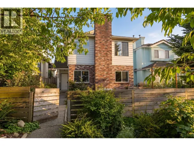 2554 E 7TH AVENUE, Vancouver, British Columbia V5M1T4
