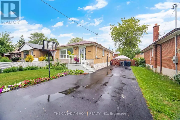 802 BRIMORTON DRIVE, Toronto (Woburn), Ontario M1G2S9