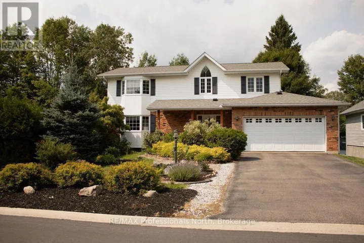 18 HERITAGE CRESCENT, Huntsville, Ontario P1H1S9