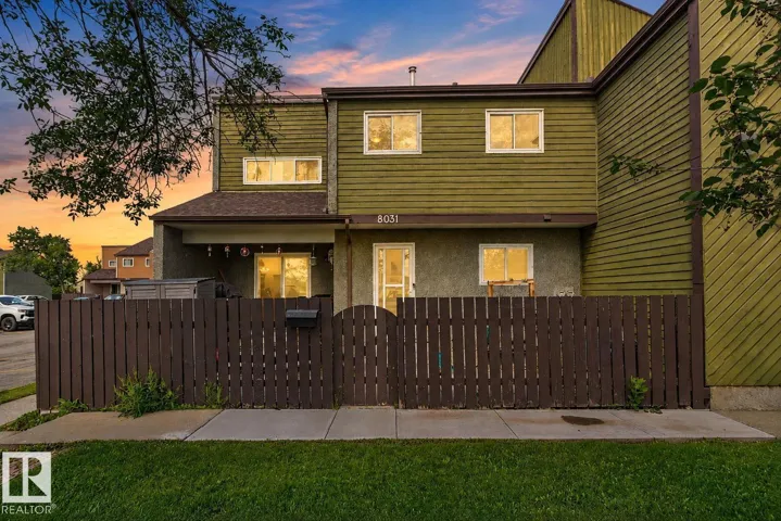 8031 27 AV NW, Edmonton, Alberta T6K3C9