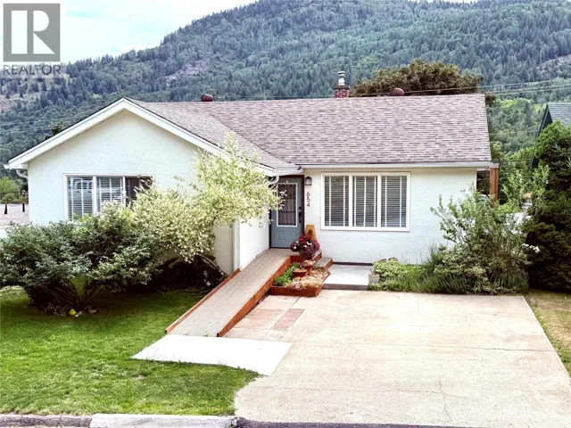 654 Schofield Highway, Warfield, British Columbia V1R2G8