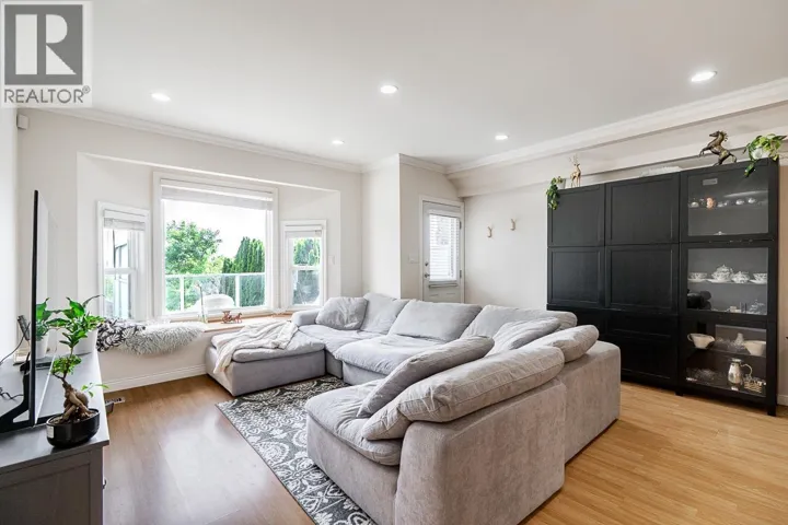 1124 ROCHESTER AVENUE, Coquitlam, British Columbia V3K2X4