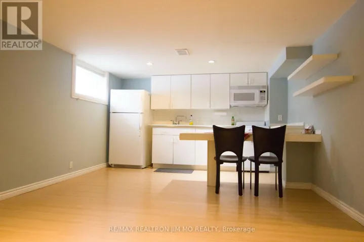 192 MAXOME AVENUE, Toronto (Newtonbrook East), Ontario M2M3L2