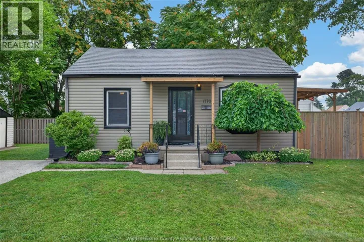 1170 STRATHMORE AVE, Windsor, Ontario N9C3N5