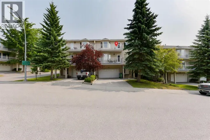 76 Sierra Morena Green SW, Calgary, Alberta T3H3E5