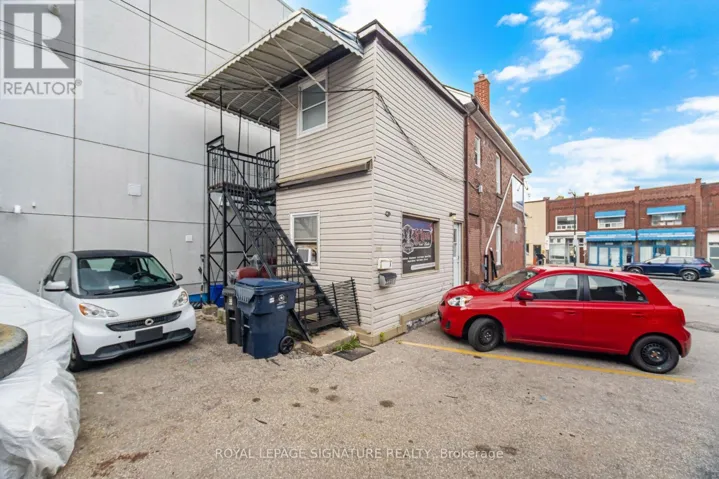 3331 DUNDAS STREET W, Toronto (Junction Area), Ontario M6P2A6