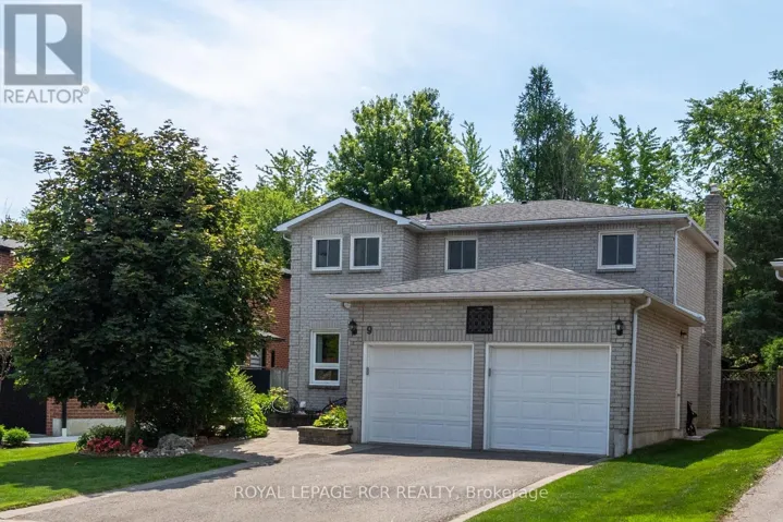 9 DOEPATH WAY, Caledon (Bolton West), Ontario L7E2G4