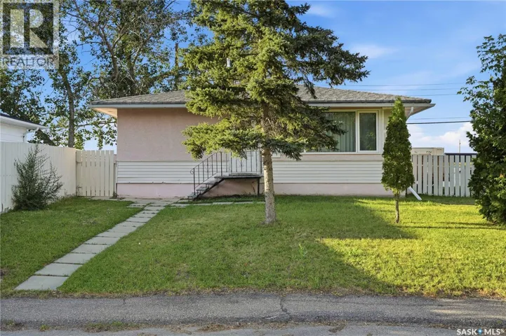 4904 MCKINLEY AVENUE, Regina, Saskatchewan S4T0A1