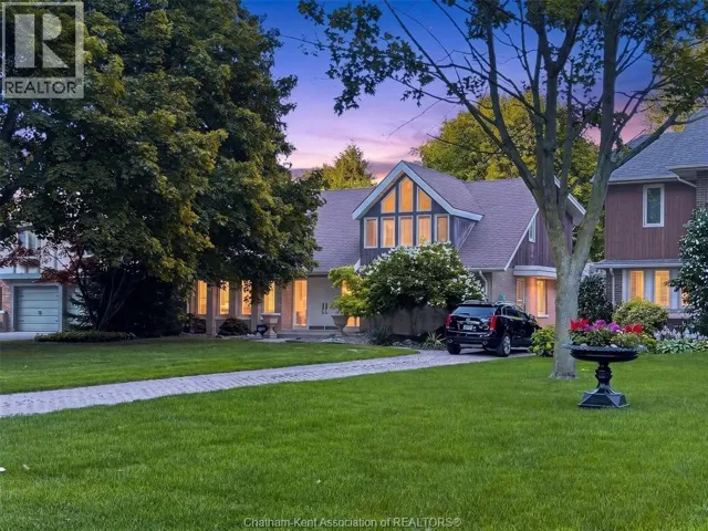 301 VICTORIA AVENUE, Chatham, Ontario N7L3B1