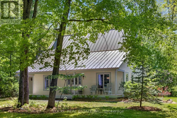 2207 PLEASANTVIEW COURT, Ottawa, Ontario K4C1H7
