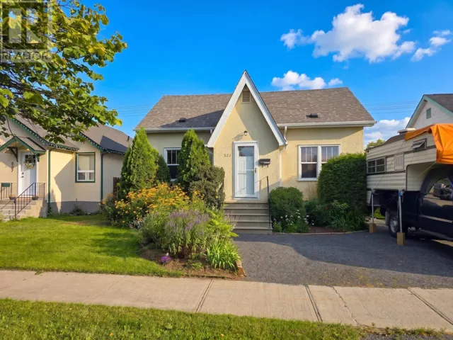 531 Empire Ave., Thunder Bay, Ontario P7E4S9