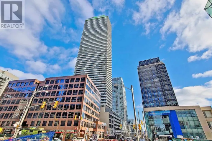 4210 - 2221 YONGE STREET, Toronto (Mount Pleasant West), Ontario M4S0B8