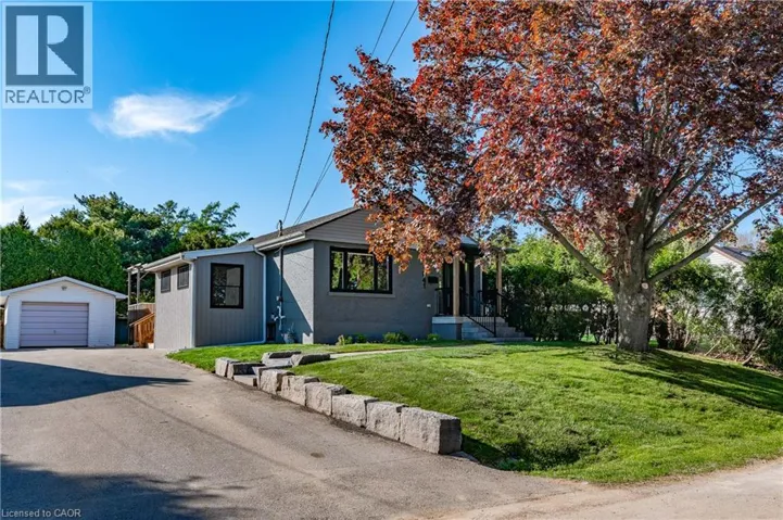 1041 SHEPHERD'S Drive, Burlington, Ontario L7T3R4