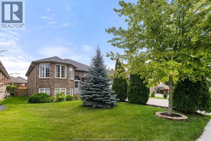 964 GREENPARK, Windsor, Ontario N8P1J1