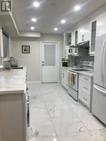 69 LEHAR CRESCENT, Toronto (Hillcrest Village), Ontario M2H1J4