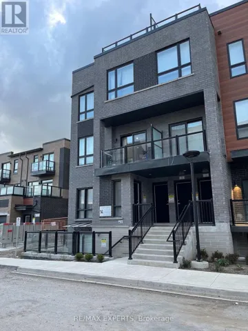 27 - 14 LYTHAM GREEN CIRCLE, Newmarket (Glenway Estates), Ontario L3Y0H3