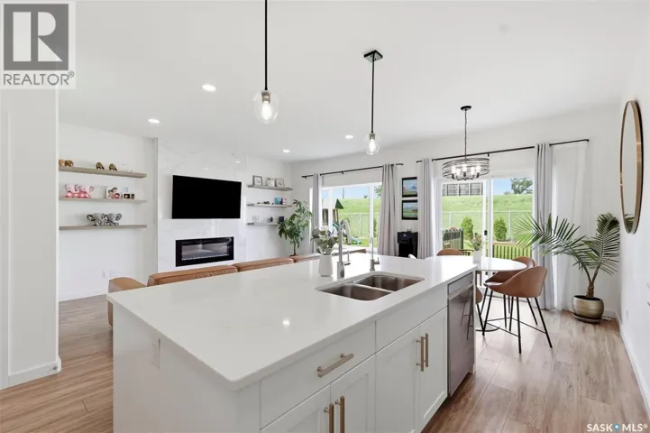 421 Germain MANOR, Saskatoon, Saskatchewan S7V0V1